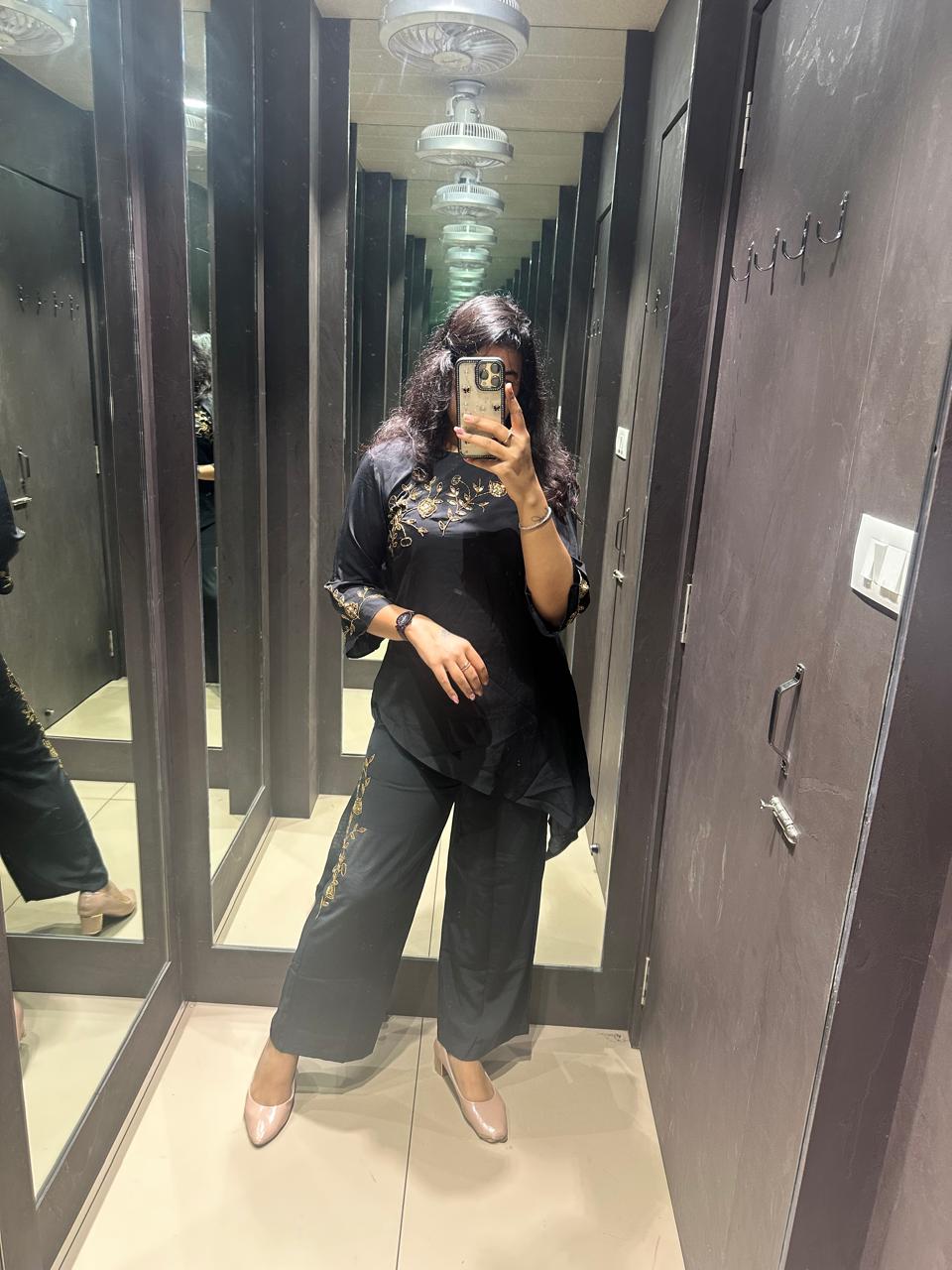 BLACK AND GOLDEN WORK COOR SET